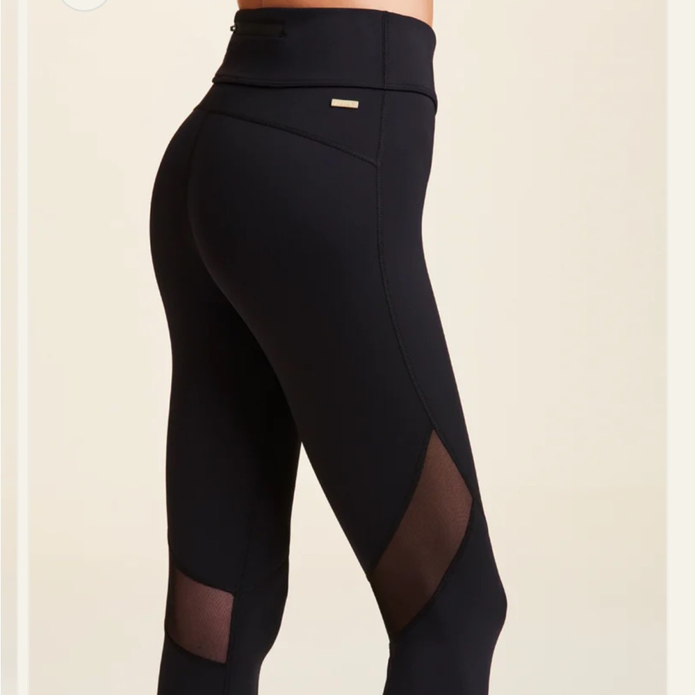 ALALA Captain Crop Tight- size xs